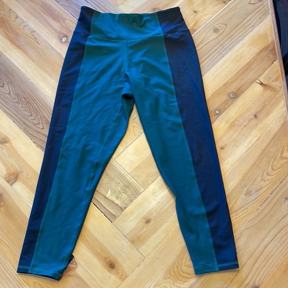 Abercrombie YPB sculptLUX Curve Love 7/8-Length Legging XL. EUC